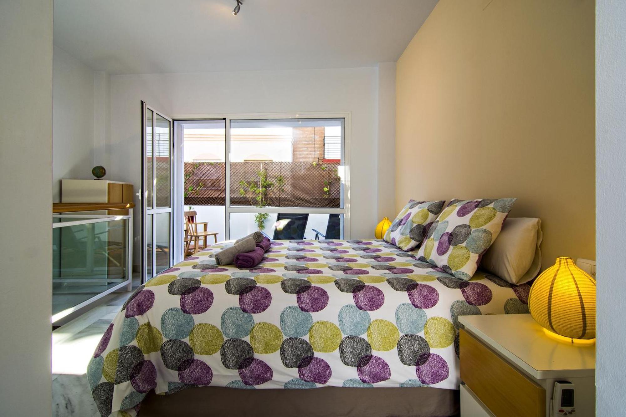 Descubrehome Sol Puerta Del Osario Terraza Privada Sevilla