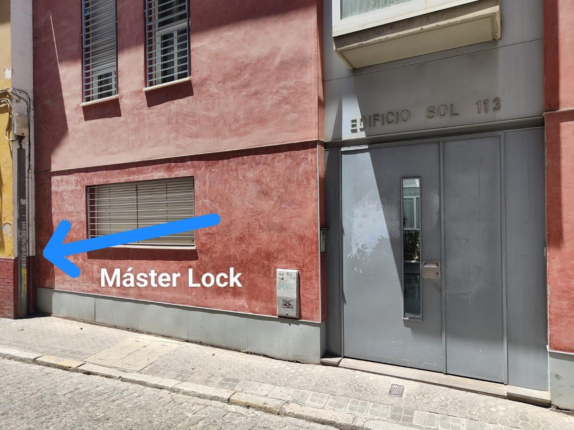 Descubrehome Sol Puerta Del Osario Terraza Privada Apartamento